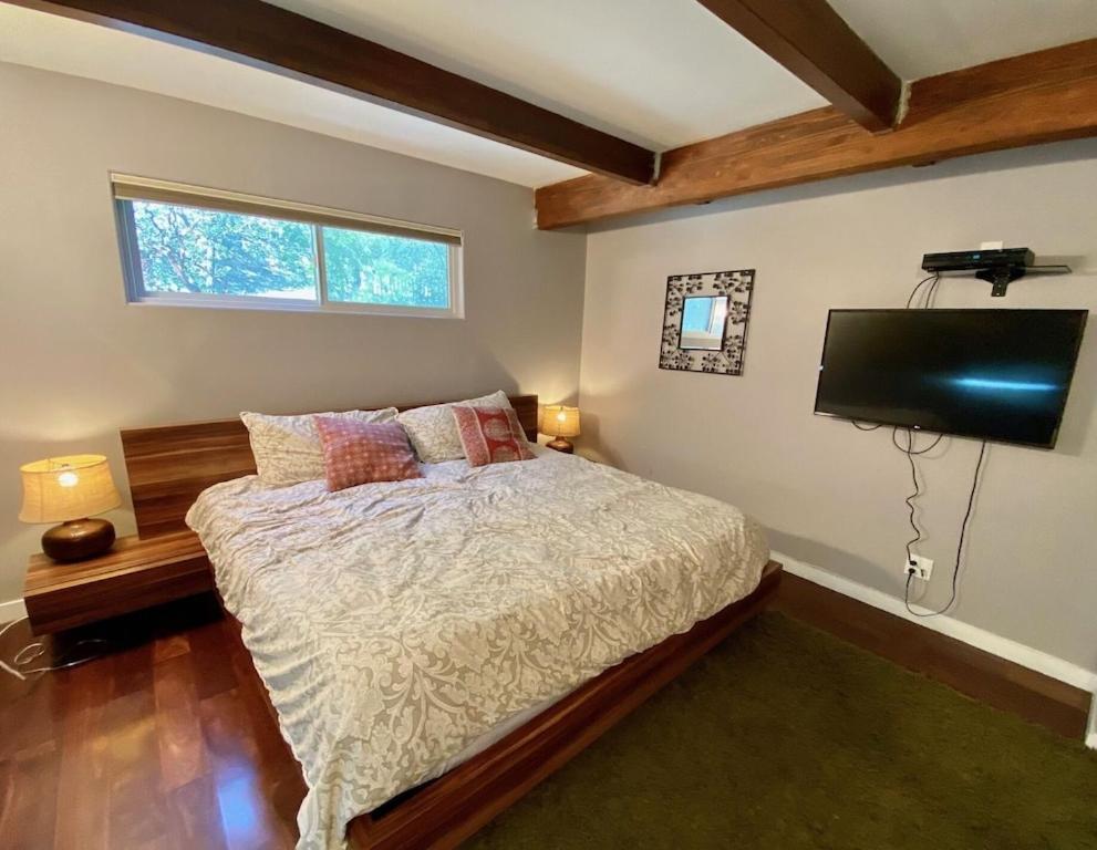 Modern 6 Bedroom Retreat, Stunning Lake Views, Close To Village! 레이크애로우헤드 외부 사진