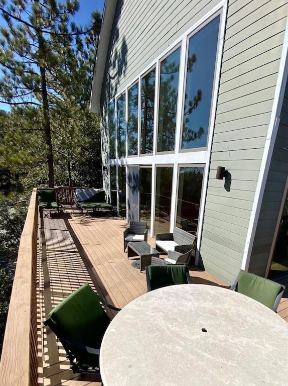 Modern 6 Bedroom Retreat, Stunning Lake Views, Close To Village! 레이크애로우헤드 외부 사진