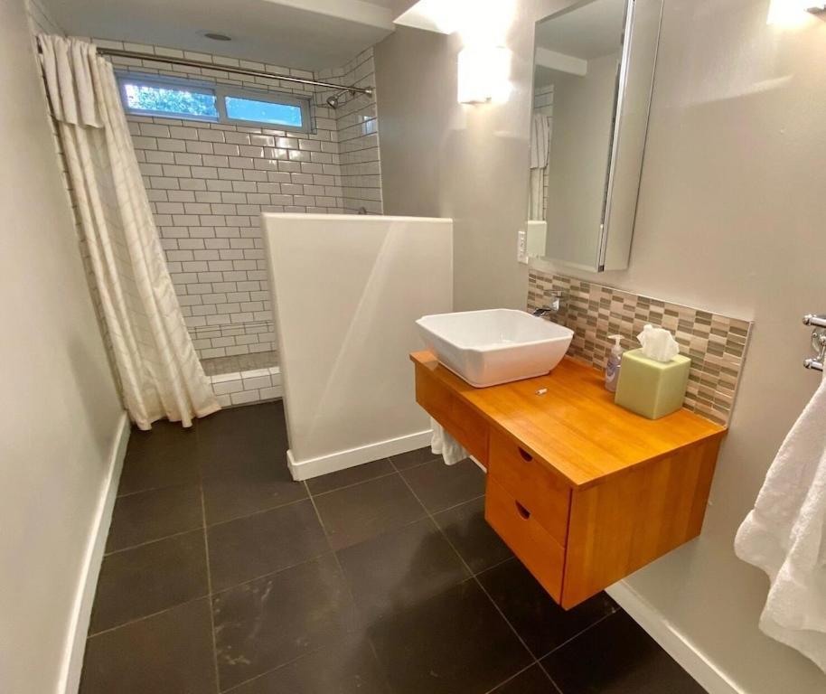 Modern 6 Bedroom Retreat, Stunning Lake Views, Close To Village! 레이크애로우헤드 외부 사진